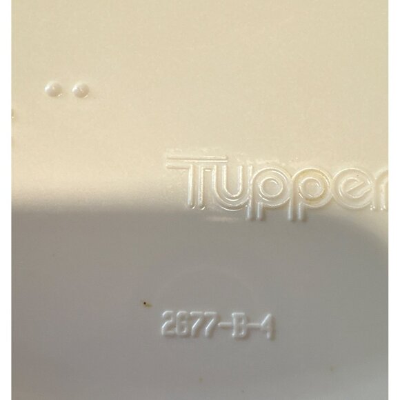 Tupperware 12 Cup White Thatsa Bowl #2677 with Blue Butterfly Lid 2515 - Picture 7 of 9